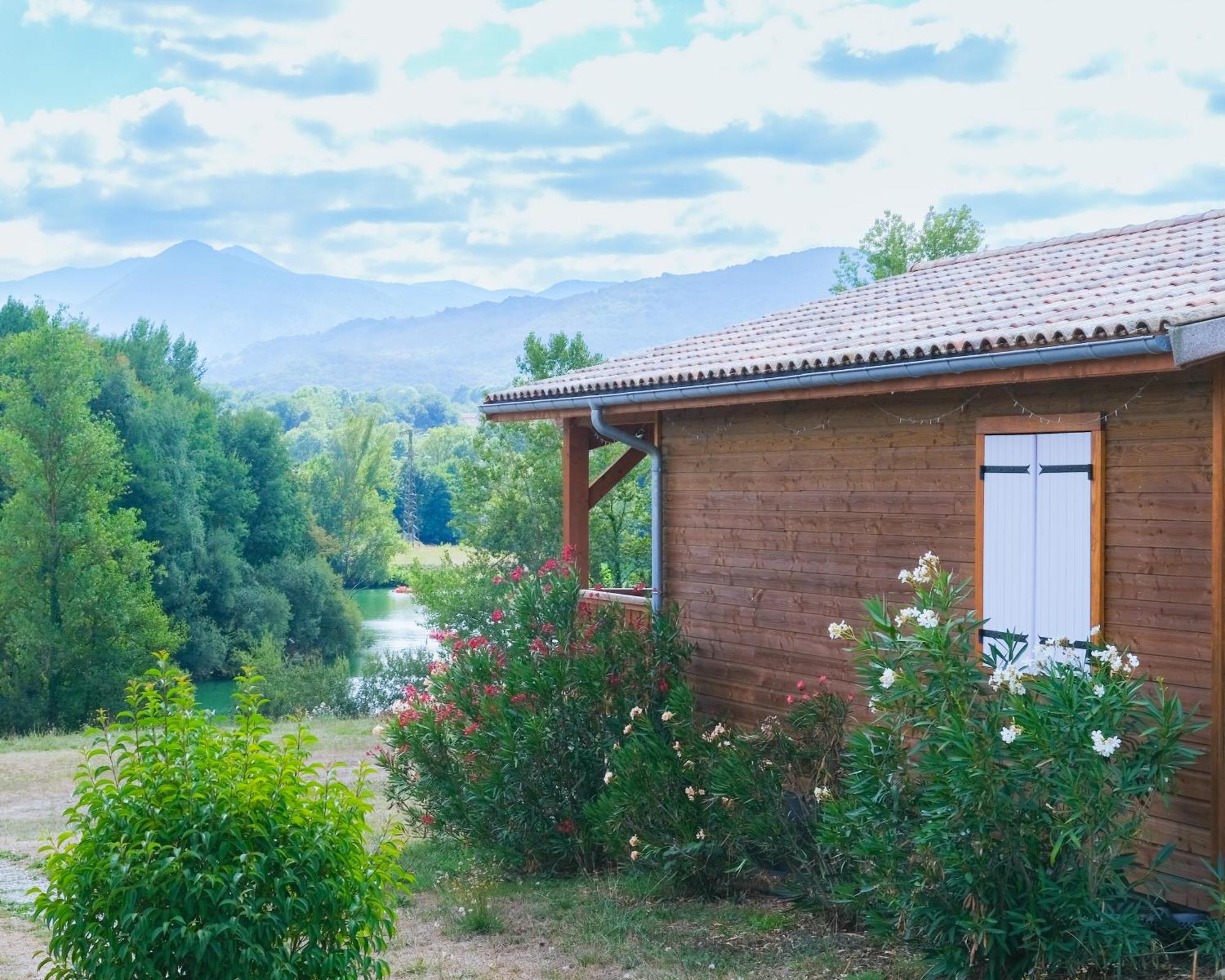 Les Chalets Montrejeau Exterior photo